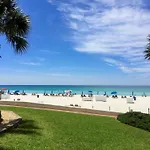 Pelican Walk 706